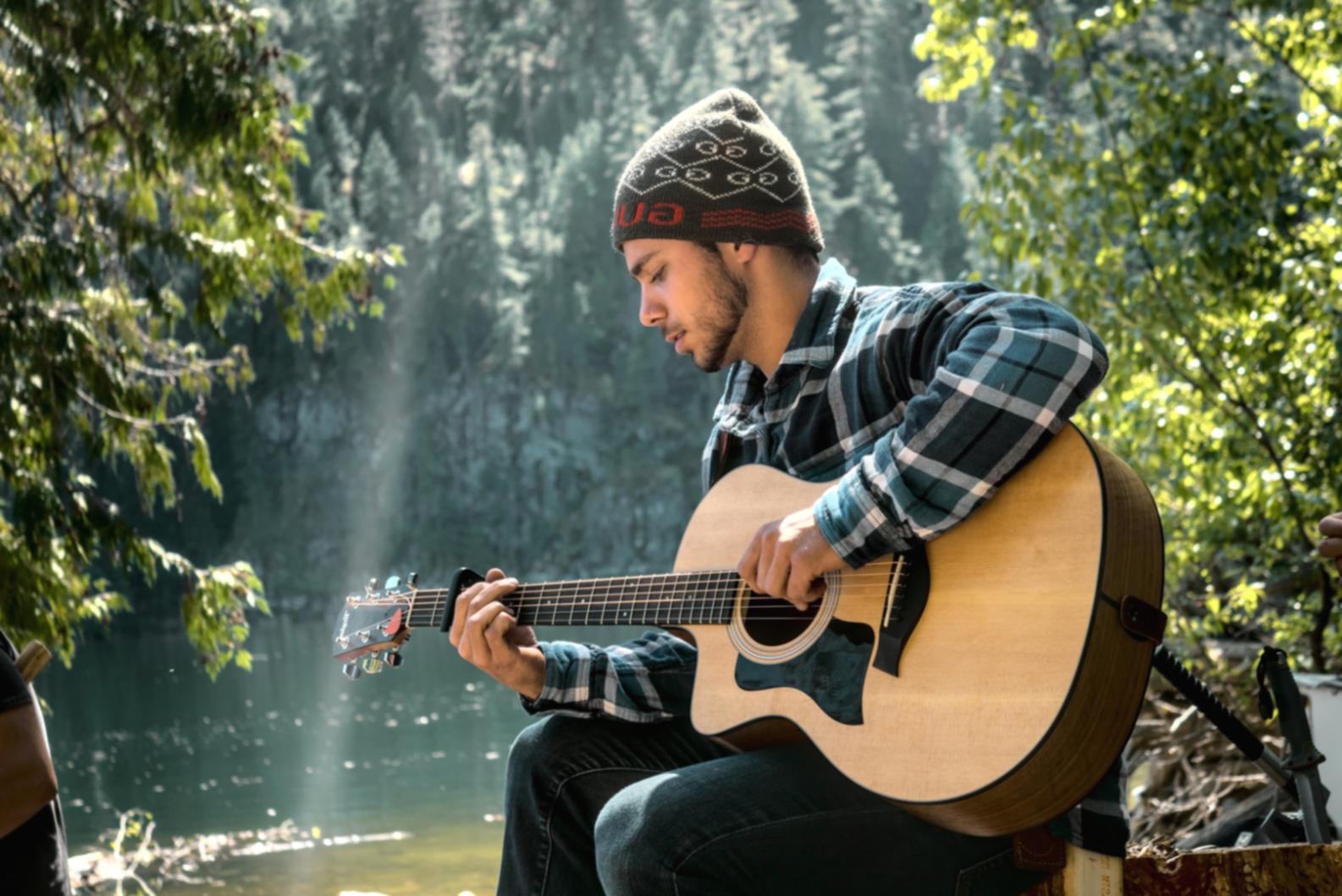 Musicista durante una sessione creativa